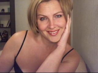 36 Yo Blonde Natali4U Willing To Perform: Cameltoe, Close Up ...