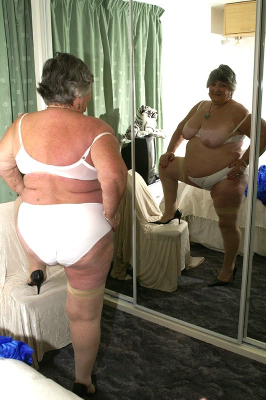 Granny Grandma Porn Lingerie - Granny Grandma Libby From United Kingdom White Knicks - YOUX.XXX