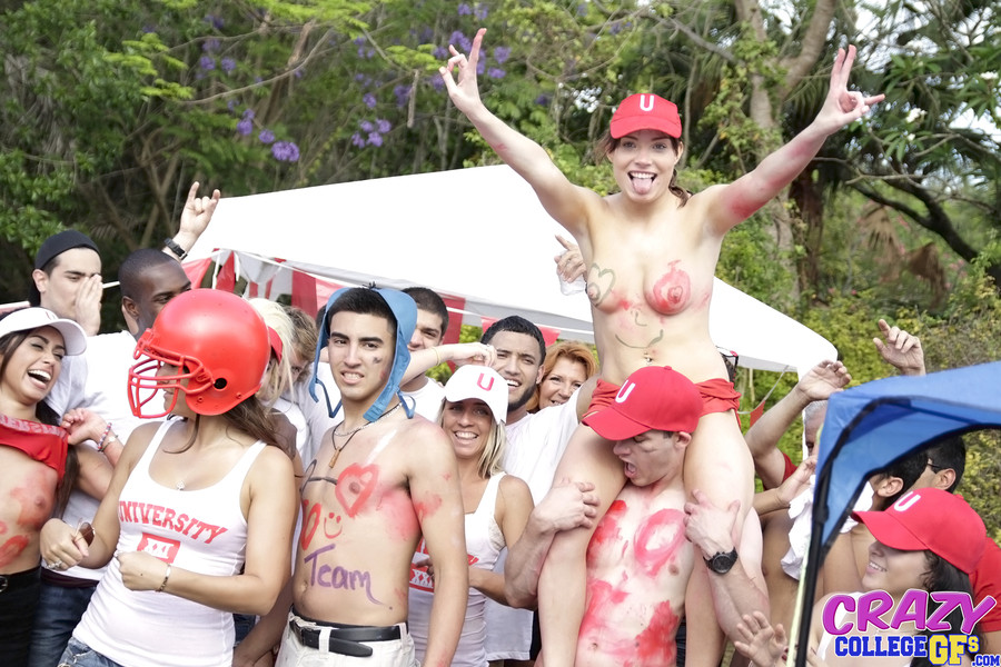 900px x 600px - Dirty Teen Does A Dude Outdoors During A Football Tailgate Party. - YOUX.XXX