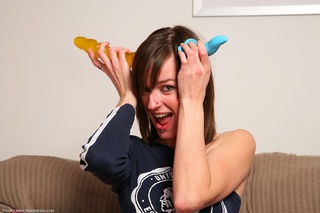 dildoes make clarice horny