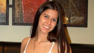 amateur nubile plays with