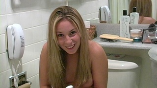 christine chupando dildo abrirse