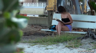 dont read newspapers public