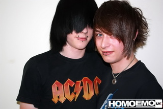 gay chicos emo pasión