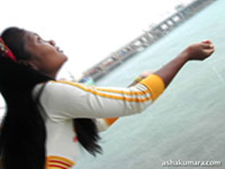 peeking under her indias