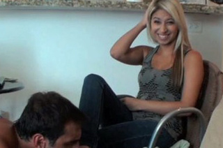 blonde bitch pays feet
