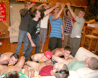 gays follando tasty pizza