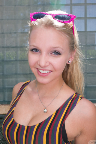 pretty blonde teen glasses