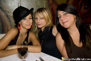 18+ jovencitas, fiesta, rubias, tetas naturales