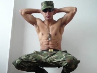 brunette militarybigxxl perform close