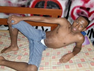 brunette danilo perform anal
