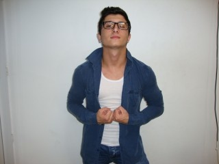 brunette jesse perform close