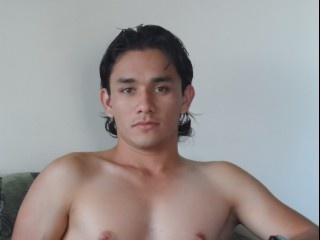 brunette camilo silva perform
