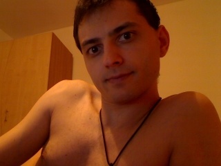 brunette liveboy4you perform close