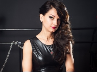 morena lauradomme perform de cerca