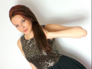 brunette marinna20 perform dancing