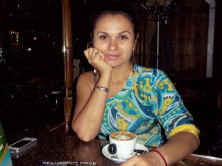 morena domnika perform bailando