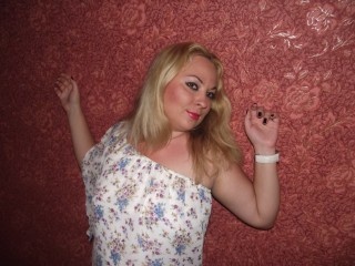blonde katya
