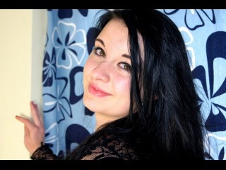 brunette karinaacam perform dancing