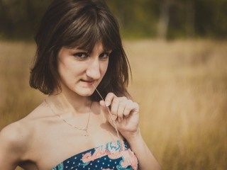 brunette kseniamoon perform dancing