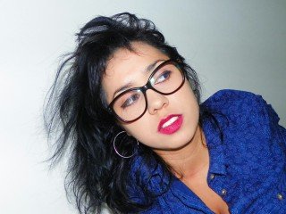23 años, sexo en directo, sexo en directo chica, vestidas