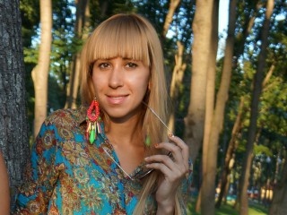 blonde maribel