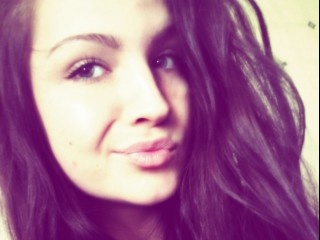 brunette lindssie