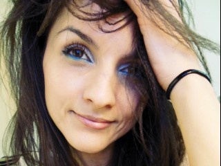 brunette laura