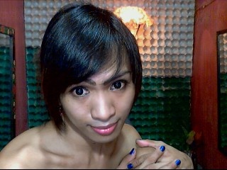 brunette 7inchesqiora perform anal