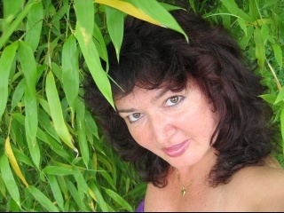 brunette manuela perform anal
