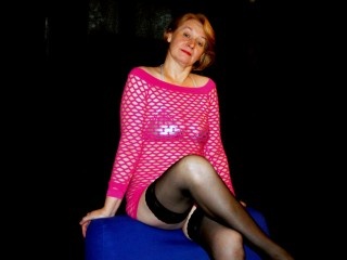 blonde eleonora perform anal