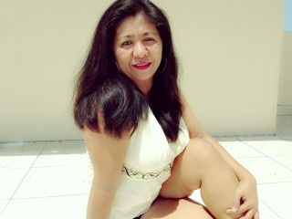 brunette myra