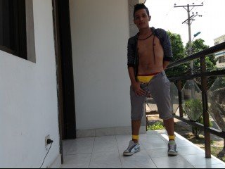 19 yo, gay live sex, short hair, spanish