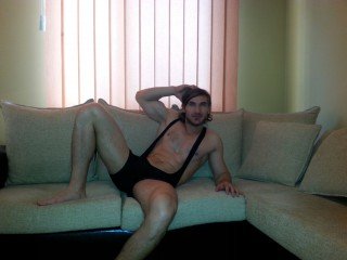 28 yo, gay live sex, shoulder length hair, white