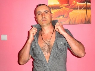 brunette barclay perform close