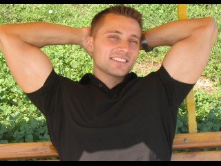 27 yo, gay live sex, short hair, white