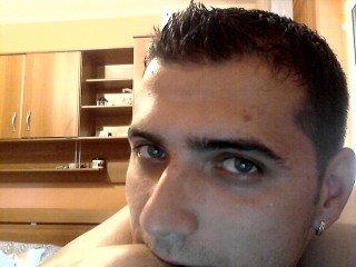 27 yo, gay live sex, short hair, white