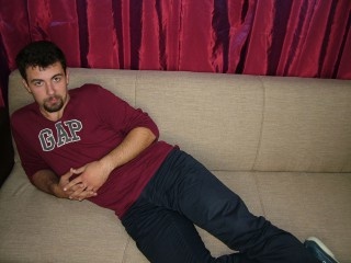brunette andresjoy