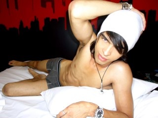 brunette latindrake