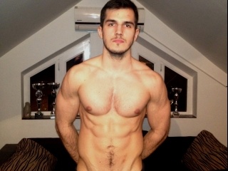 brunette xxhardstudxx perform close