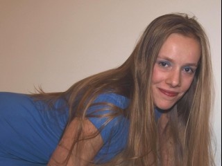 blonde sexycamgirl perform anal