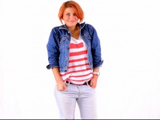 morena adrienne perform de cerca