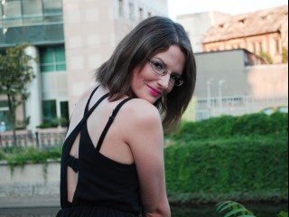 morena silvia perform anal