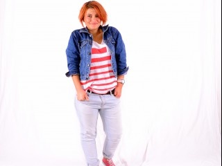 morena adrienne perform de cerca