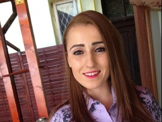 brunette diamonsmile