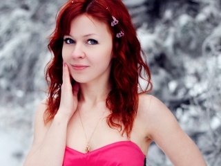 redhead alice perform cameltoe