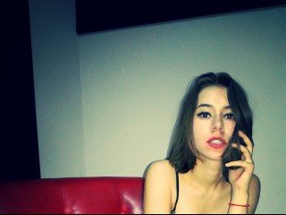 18 yo, girl live sex, shoulder length hair, white