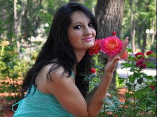 brunette allison18 perform dancing