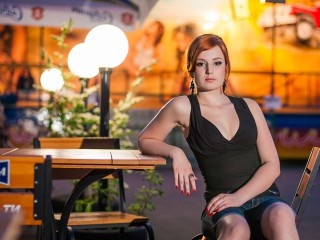 redhead marina perform dancing