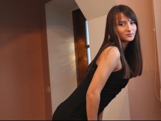 brunette flory